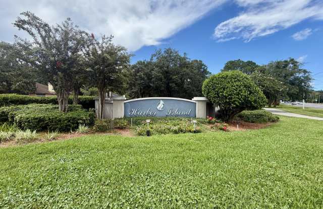 1976 HARBOR ISLAND Drive Gallery 3