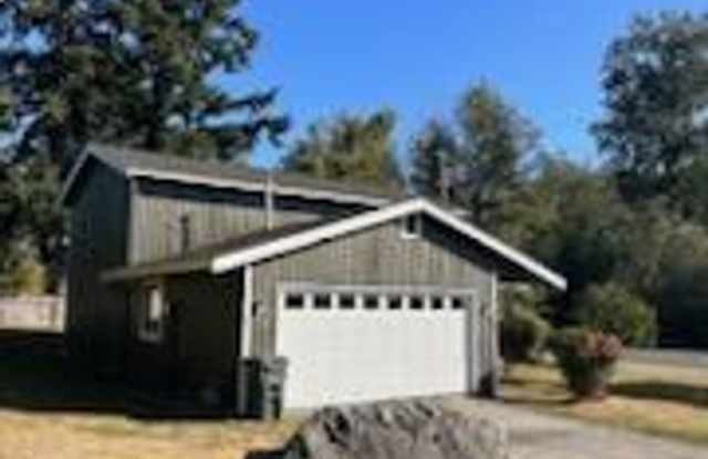 5 Bedroom, 2 Bath in the Silver Beach Area! - 1494 Hillspring Road, Whatcom County, WA 98226