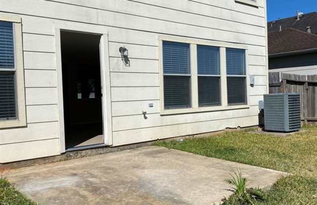 22835 Twisting Pine Drive Gallery 4