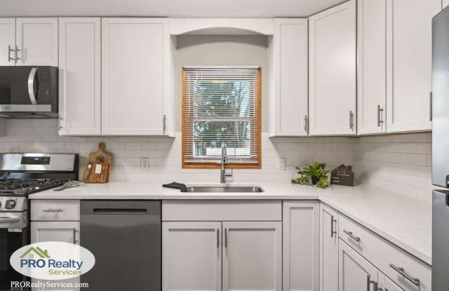 3 Bedroom Home **50% off January or February's Rent with a January or February 2026 Move In** photos photos