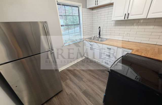 1316 N Main Street, Independence, MO 64050 #basement 2 bedroom 1 bath Rent $1100 Deposit $1100 Gallery 4