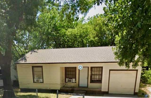 1805 Mill Street - 1805 Mill Street, Gainesville, TX 76240