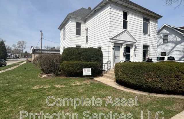 114 1/2 I St photos photos