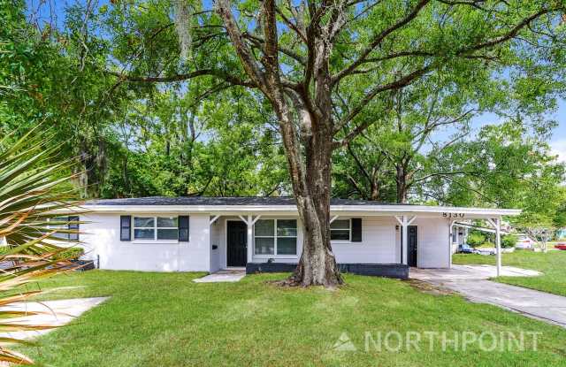 3 BR/2BA | Newly Renovated Single Family Home |  Front and back yard| Double-long driveways! photos photos