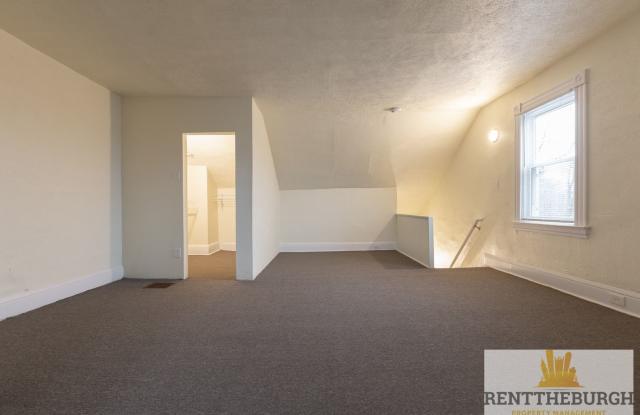 Updated 4BR 2 Full Bath House with Parking! photos photos