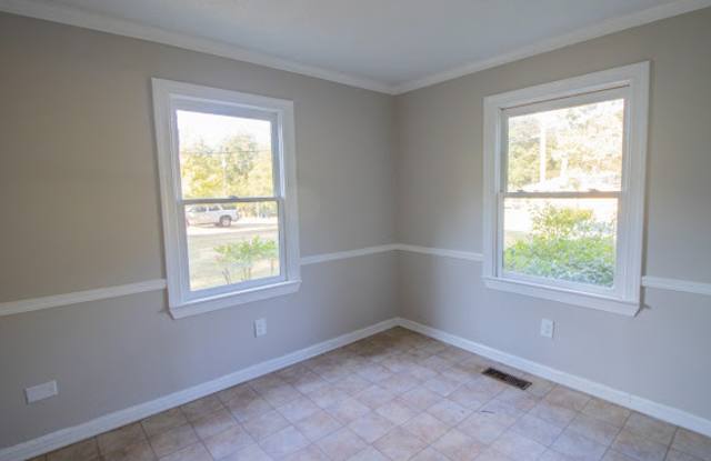 912 Meadowbrook Drive Gallery 3