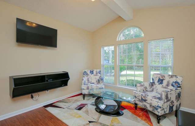 1422 W. Chinaberry Ct. Gallery 3