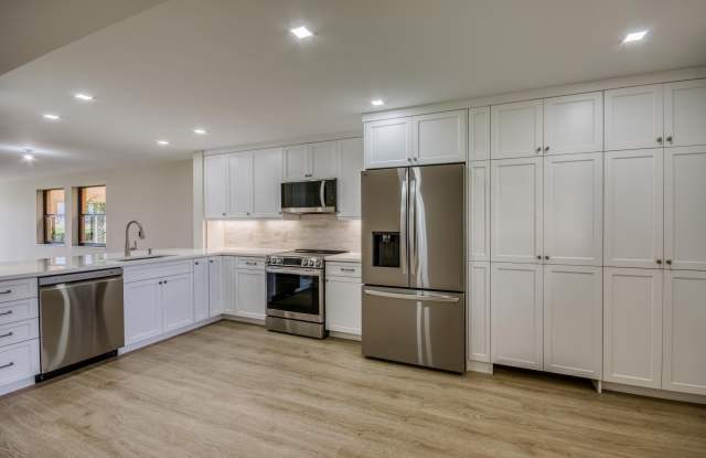 1030 Us Highway 1 - 1030 U.S. 1, North Palm Beach, FL 33408