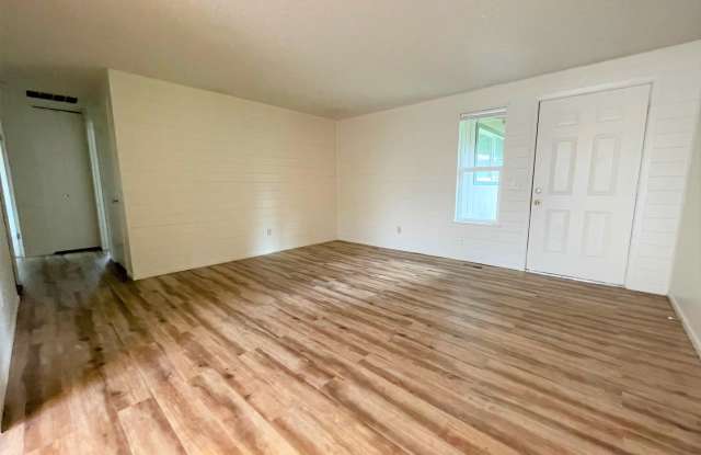 1330 S Ivy Street ~ Charming Updated Duplex with Brand New Carpet! Gallery 4
