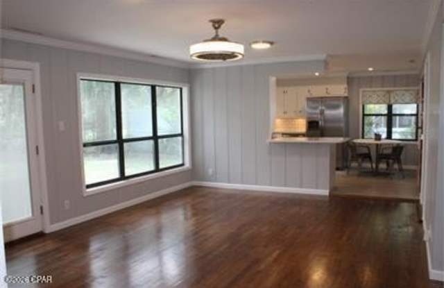 4917 Hensey Avenue Gallery 2