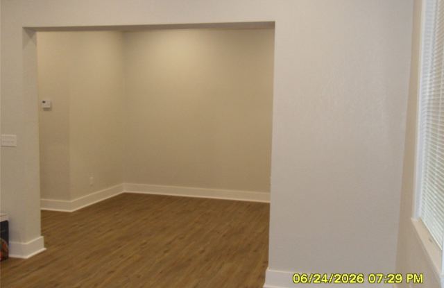 401-403 W Fourth Street Gallery 2