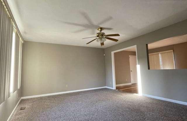 3 Bedroom 2.5 Bathroom - One Pet Allowed Gallery 4