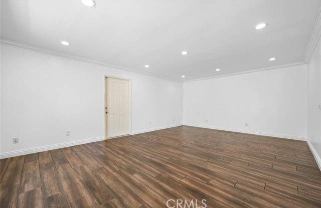 53 Willow Tree Lane Gallery 3