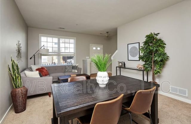 180 80th St - 180 80th Street, West Des Moines, IA 50266