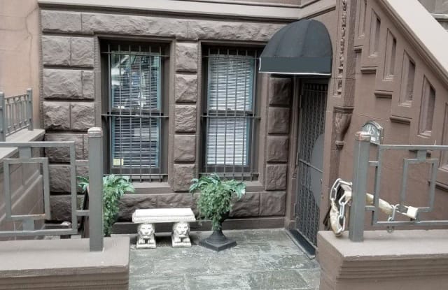 74 E 79th St - 74 E 79th St, New York City, NY 10075