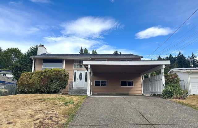 A wonderful Eastside home offering plenty of space, flexibility, and a convenient location. photos photos