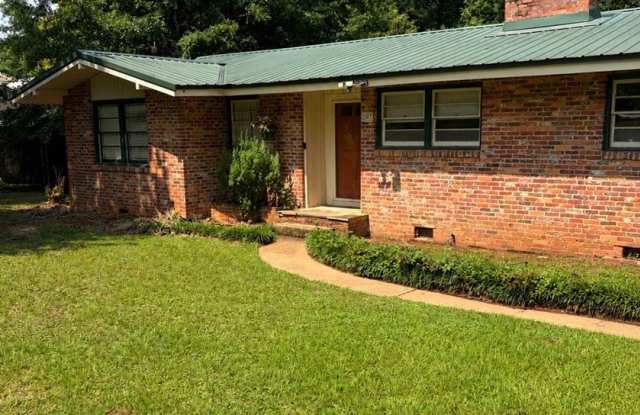 207 Franklin Dr - 207 South Franklin Drive, Troy, AL 36081 207 Franklin Dr - 207 South Franklin Drive, Troy, AL 36081