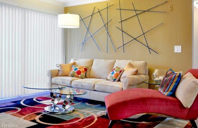 213 Katherine Boulevard Gallery 2
