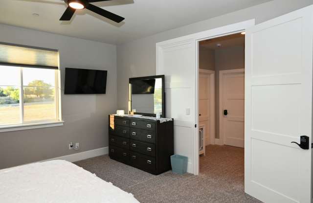 3202 Taylor Vlg Dr Gallery 3