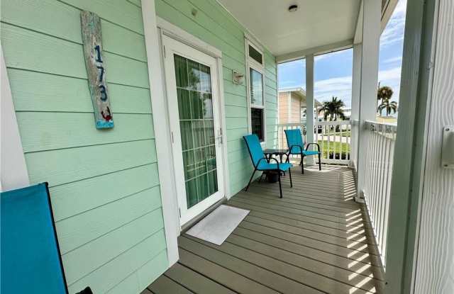 173 NE Portside Drive Gallery 3