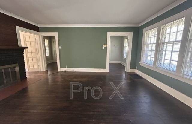 1606 S Walnut Gallery 3