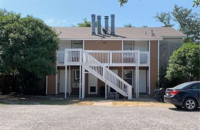 300 Algerita Drive photos photos