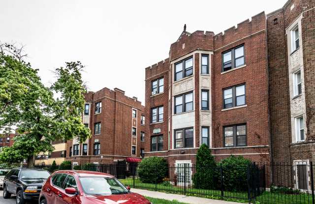 8241 S Ellis photos photos