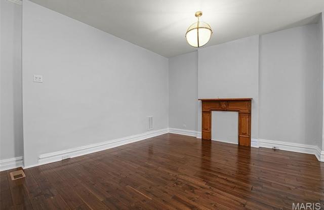 4629 Washington Avenue Gallery 3