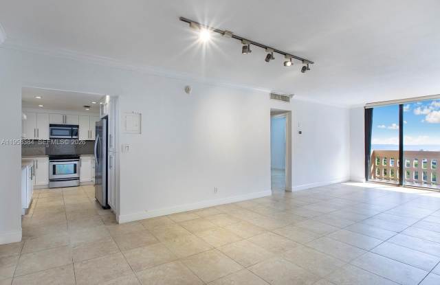 90 Edgewater Dr photos photos