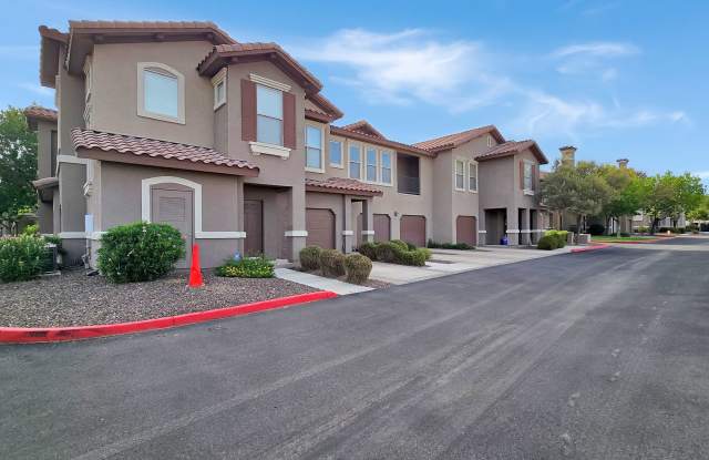 Litchfield Park condo with pool & gym! 2 car garage! Gallery 4