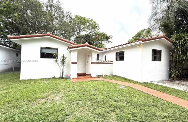 5760 SW 55th St photos photos
