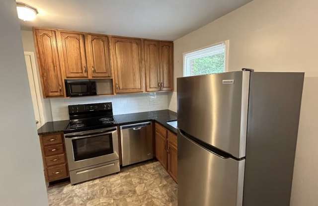 1928 Stevens Drive NE Gallery 3