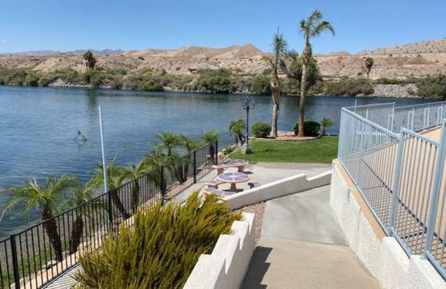 2Br Waterfront  WINTER Vacation Rental Condo, Complex on the WATERFRONT Gated complex Utilities included Gallery 3