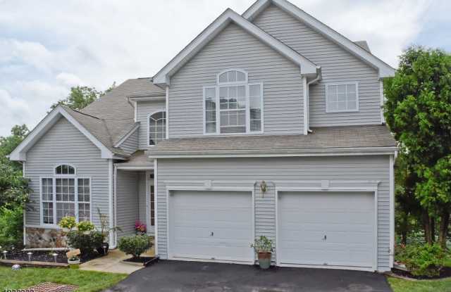 12 WINDING HILL DR Gallery 2