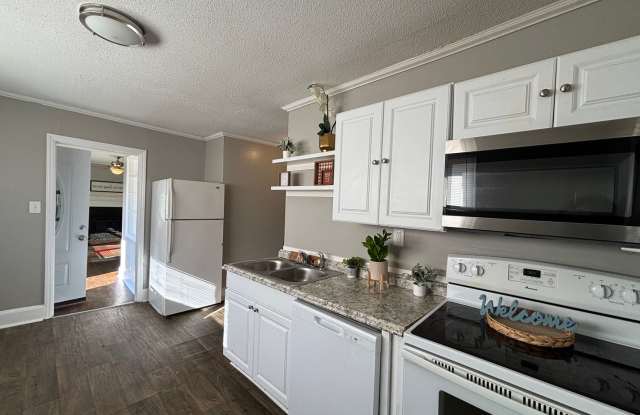 Coming Soon! 3 bedroom 1 bathroom house ! Gallery 1