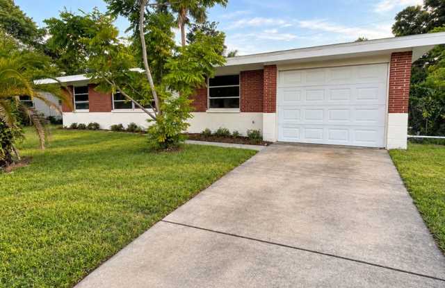 1ST MONTH FREE RENT 3 Bed 2 Bath | Single Car Garage | Washer/Dryer Hookups | Central Air | Pet Friendly | Section 8 Welcomed photos photos