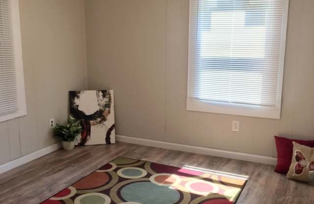 COMING SOON! DEPOSIT-FREE Renting option thru OBLIGO! Deposit Alternative available. photos photos