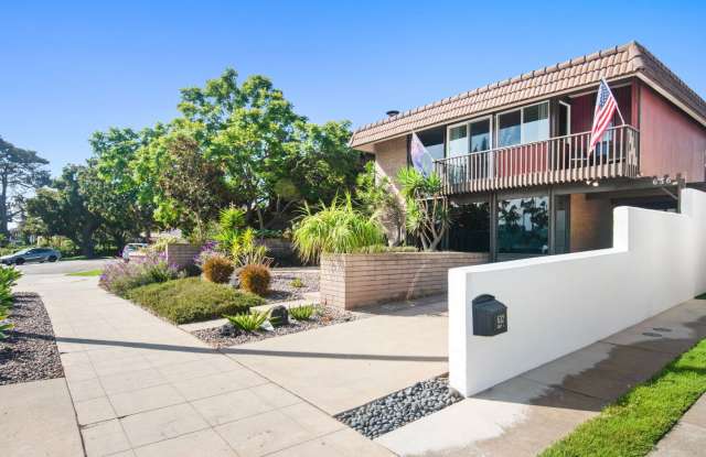 Custom Home with Views of Golf Course Gallery 3