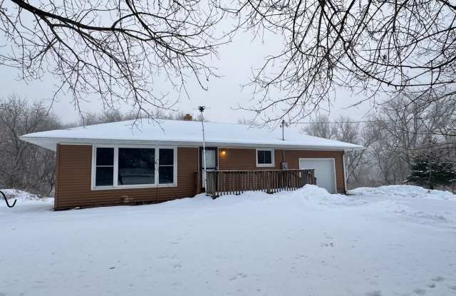 Charming 2-Bedroom Country Home with Garage Near Eau Claire photos photos