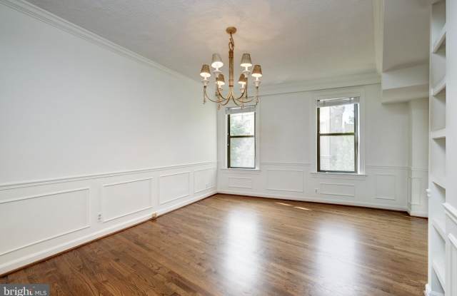 2301 CONNECTICUT AVENUE NW Gallery 4