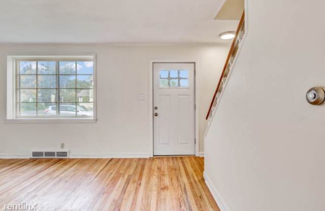 322 Loomis Ave. Gallery 3