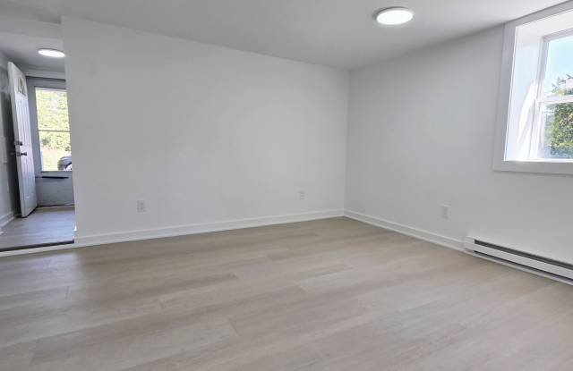 419 Chase Street - 1 Gallery 4