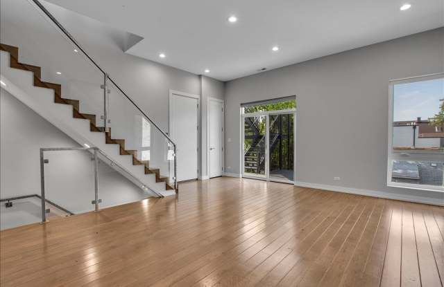 1821 W Armitage Avenue Gallery 4