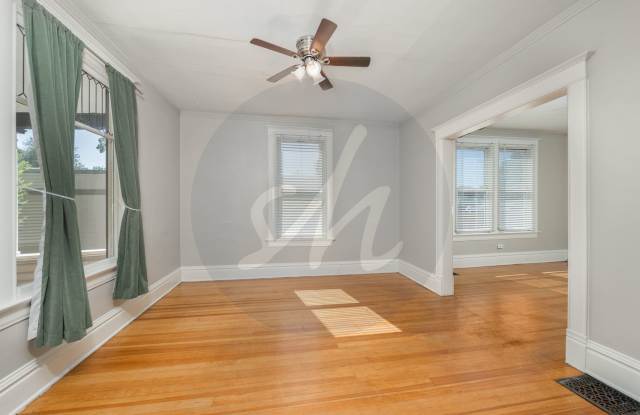 Charming Bungalow in Desirable OCC Gallery 4