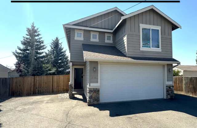 BONUS RENT SPECIAL! Spacious 4 Bed, 2.5 Bath Home! photos photos