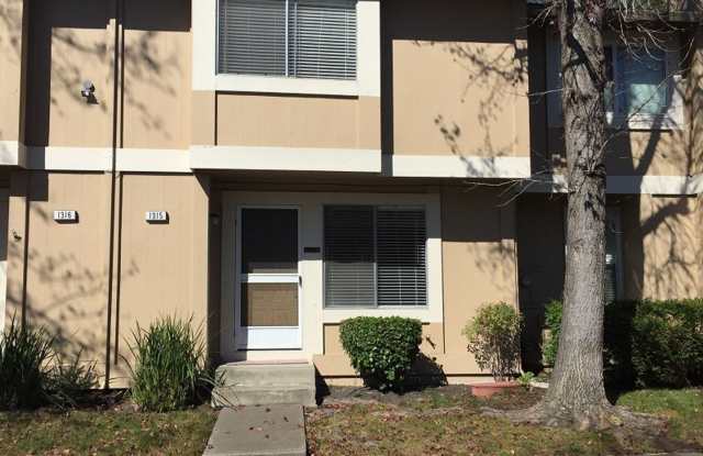 1315 Gold Way - 1315 Gold Way, Rohnert Park, CA 94928