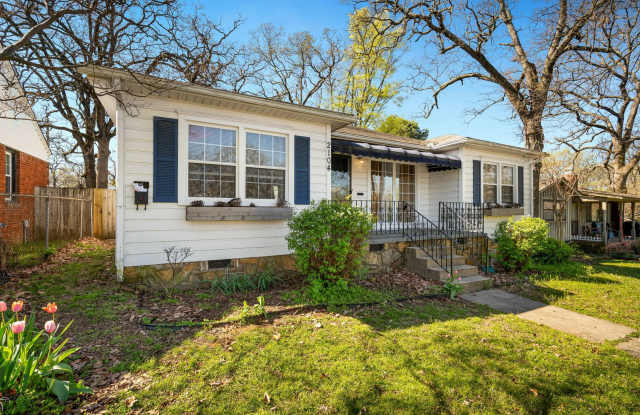 CHARMING PARK HILL HOUSE - 2104 South R Street, Fort Smith, AR 72901