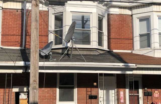 Cozy 4 Bedroom, 1 Bath Home in West York Schools! photos photos