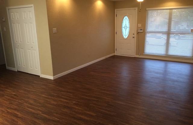 2307 Finley Road Gallery 3