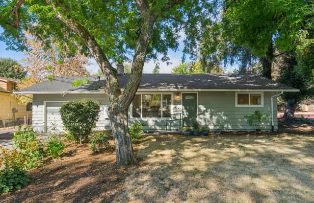 Available NOW!! Charming Tigard One Level Solar=Low Electric Bill! Fenced Yard 1 Small Pet OK 6 Month Lease Max Gallery 1